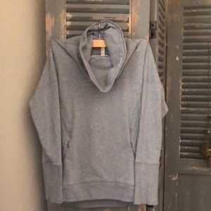 Lululemon grey sweatshirt sz4